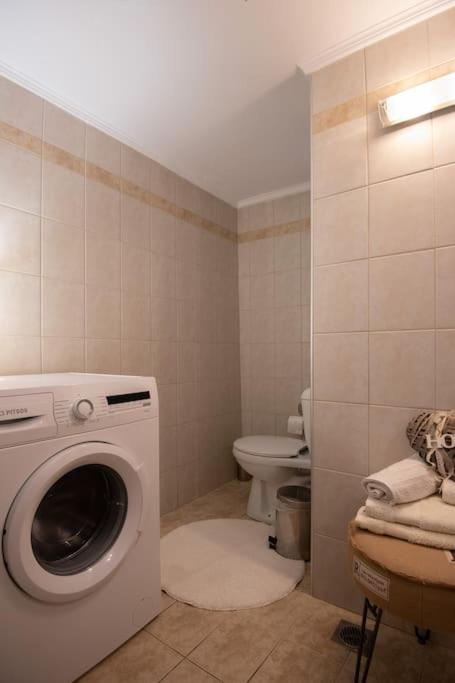 Lovely,Central, Spacious 2-Bedrooms Apartment Piräus Exterior foto