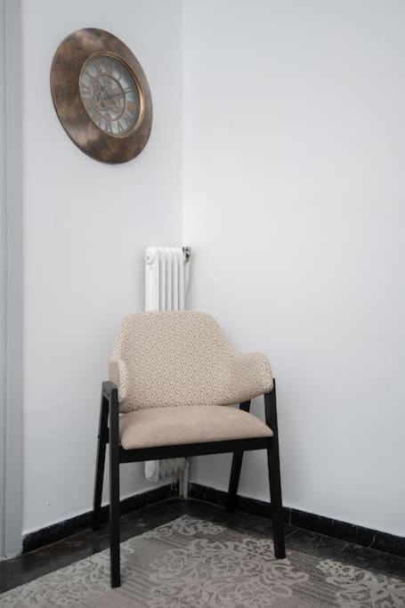 Lovely,Central, Spacious 2-Bedrooms Apartment Piräus Exterior foto