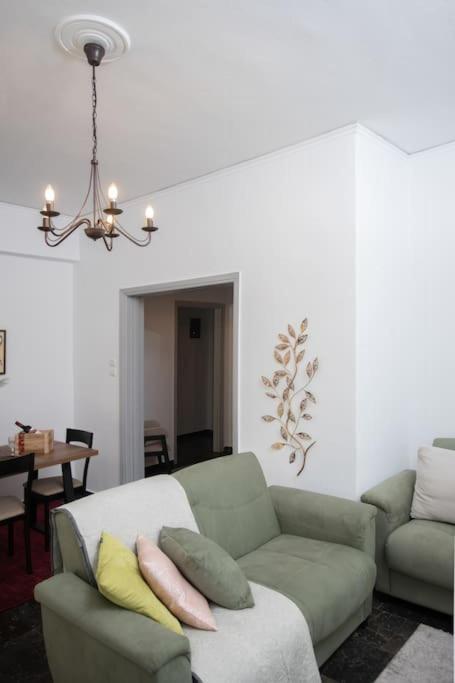 Lovely,Central, Spacious 2-Bedrooms Apartment Piräus Exterior foto